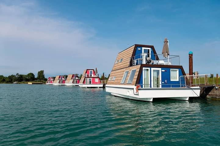 Hausboot für 6 Personen, mit Pool und Terrasse in Italien