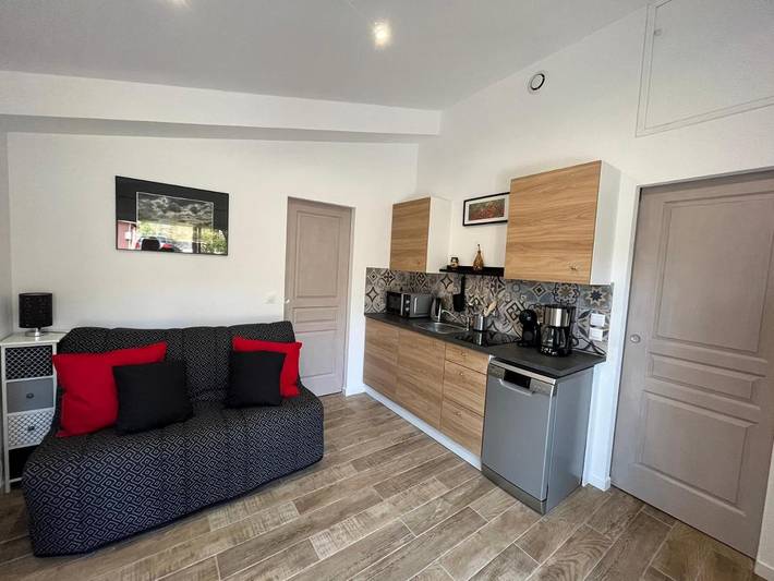 Appartement de vacances pour 3 personnes, avec Terrasse et Jardin ainsi que Piscine et Vue