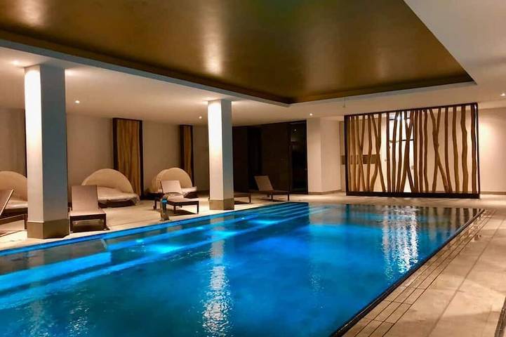 Ferienwohnung für 5 Personen, mit Balkon und Whirlpool sowie Garten und Pool in Börgerende-Rethwisch