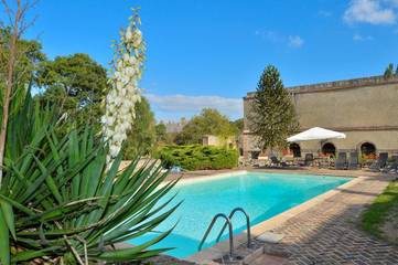 Hôtel pour 2 personnes, avec piscine et sauna ainsi que jacuzzi et jardin, animaux acceptés à Le Lude
