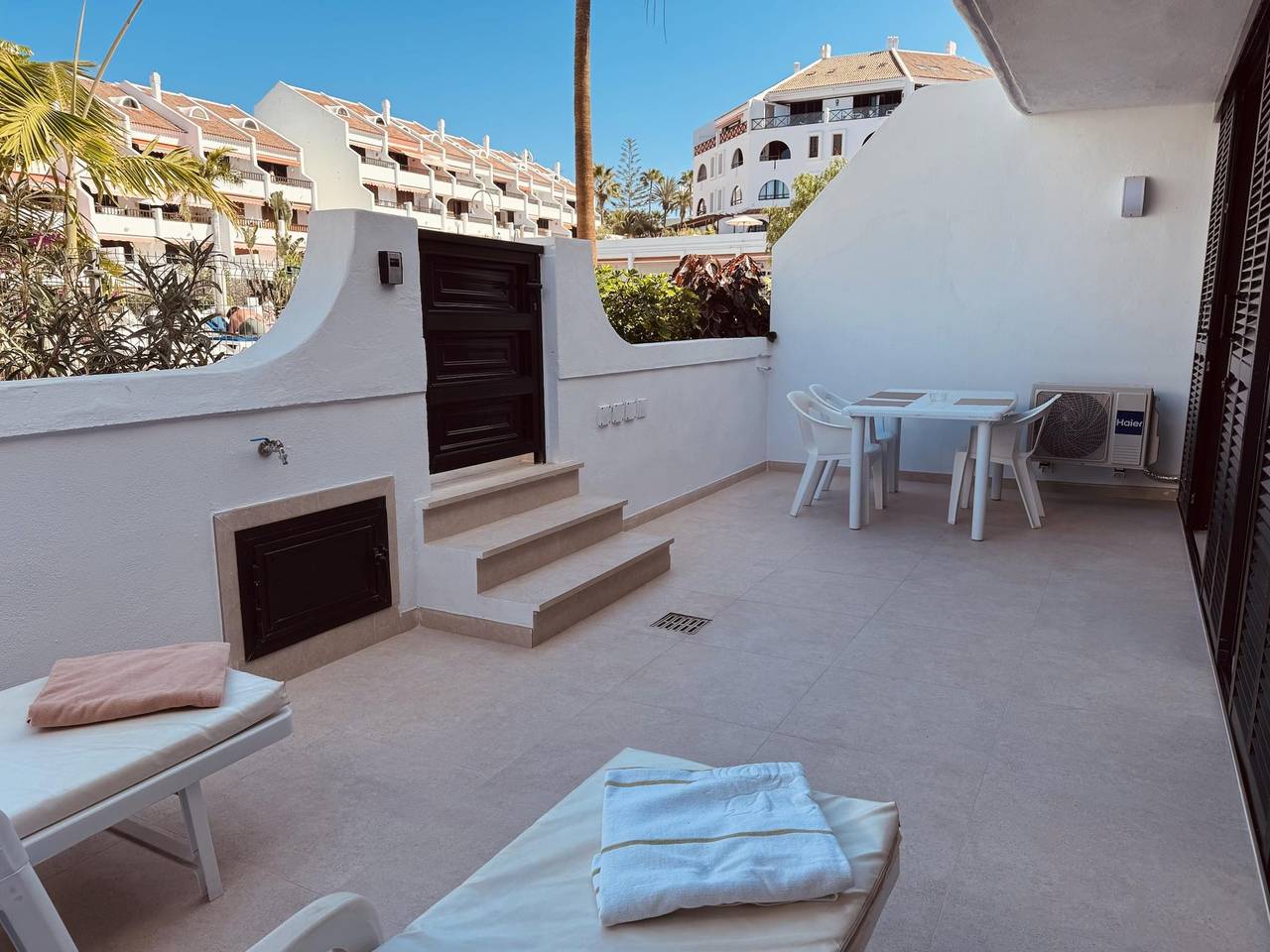 Geheel vakantieappartement, Vakantieappartement voor 3 personen met zwembad in Playa de las Américas, Arona