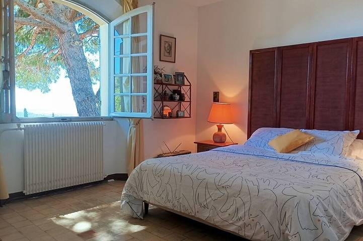 Magnifique Maison Familiale mit Blick auf die Bucht von Sanary in Ollioules, Mittelmeerküste (Frankreich)
