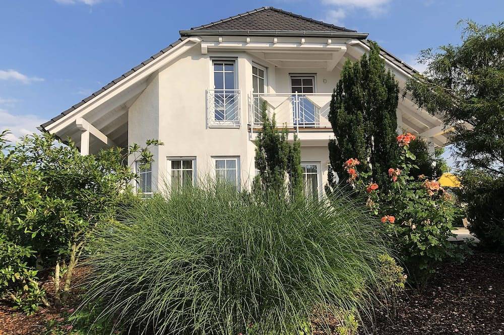 Exclusives Einfamilien Haus mit Garten und Sauna für 2 bis 6 Personen in Biberach an der Riß, Oberschwaben
