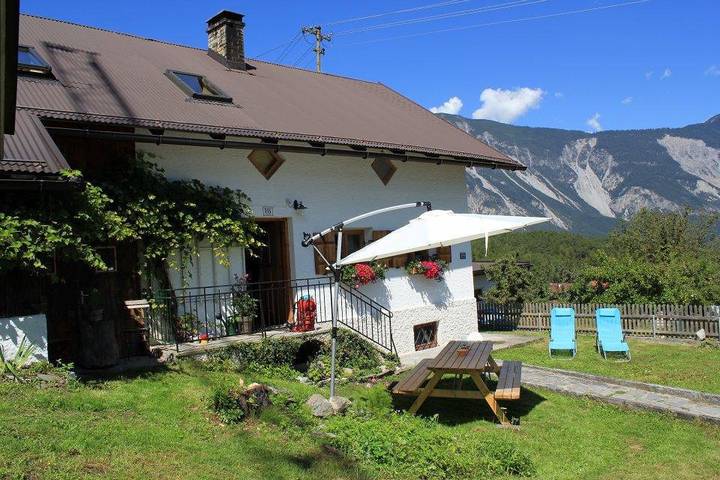 Ganze Ferienwohnung, Appartement  "Zirbenstube" in Sautens, Ötztal