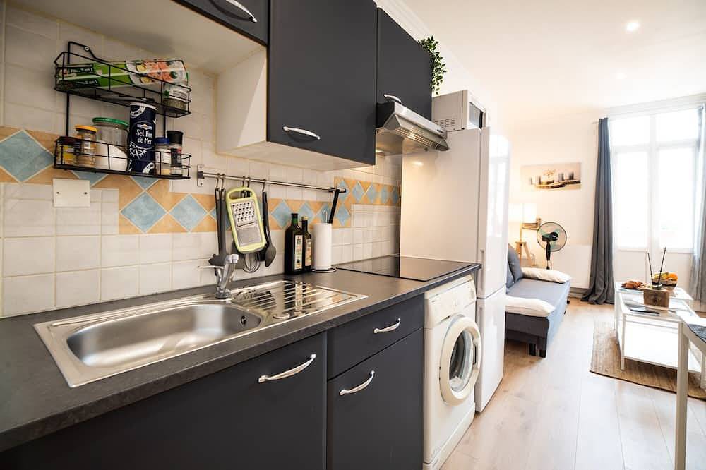 Geheel appartement, Lovely & Independant - Queen size bed, netflix, wifi in Lourdes, Hautes-Pyreneeën