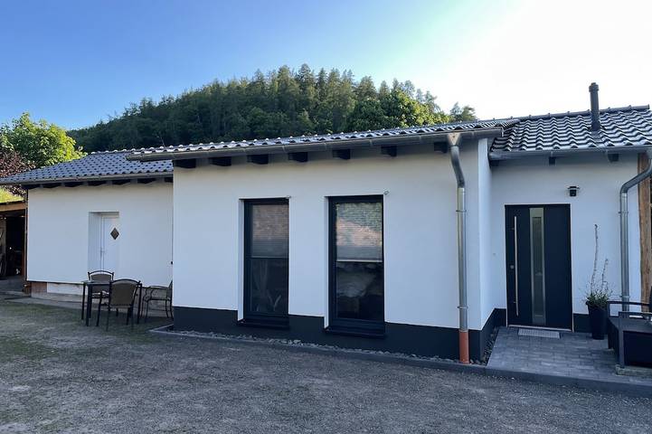 Ferienhaus für 4 Personen, mit Terrasse und Garten sowie Pool und Sauna in Ruhla
