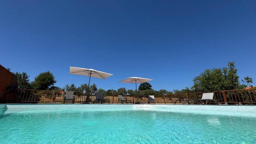 Casa de férias para 8 pessoas, com piscina e vista e ainda terraço na Serra da Estrela