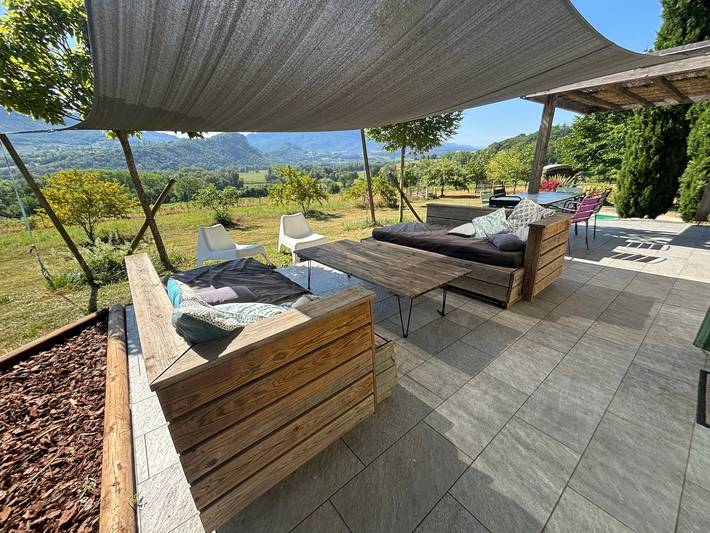 Casa de vacaciones «Maison Vacances Massignieu» con vistas a la montaña, piscina privada y Wi-Fi in Massignieu-de-Rives, Belley