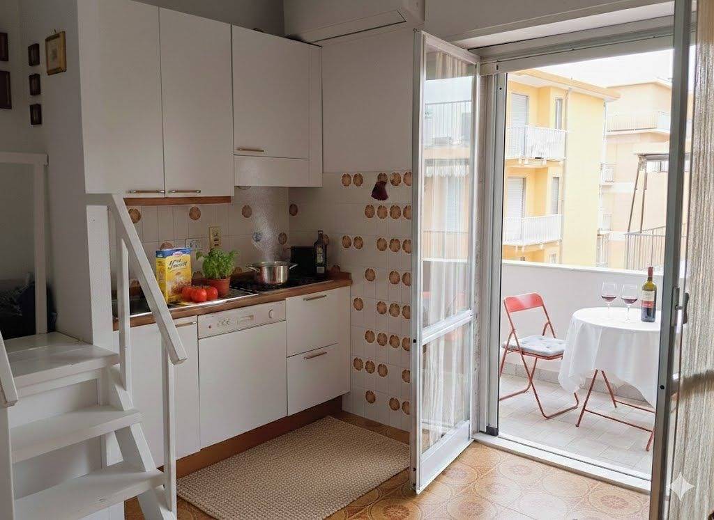 Appartement entier, Apartment at the beach with A/C and parking | Ap33 in San Bartolomeo al Mare (City), San Bartolomeo al Mare