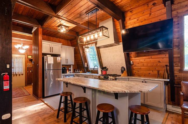 Vacation rental for 13 people, with hot tub and yard in Pennsylvania