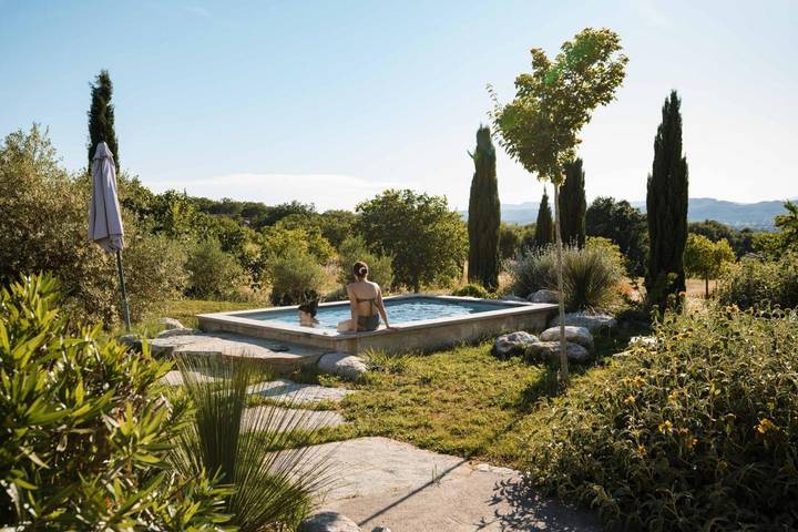 Location de vacances pour 8 personnes, avec vue ainsi que jardin et piscine à Saint-Hilaire-de-Brethmas - 3