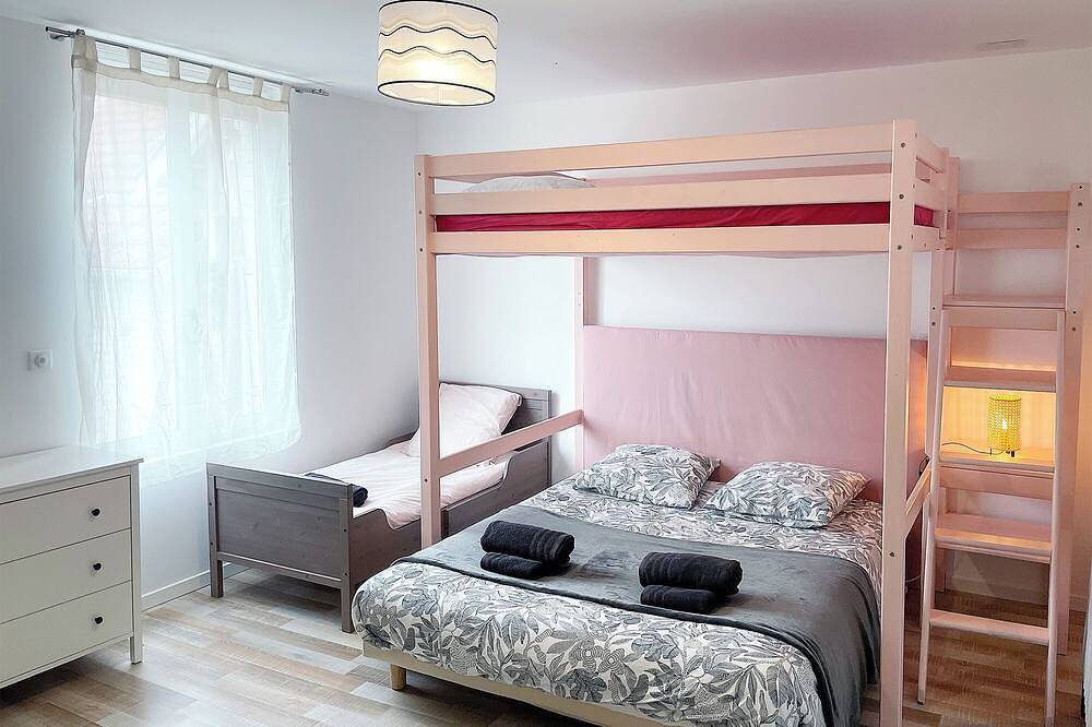 La Family House, spacieuse avec extérieur, jeux enfants, wifi et parking in Cormicy, Marne