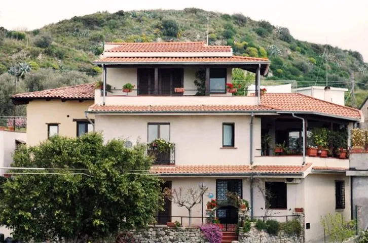 Chambre d’hôte pour 3 personnes, avec jardin ainsi que vue et balcon - 1