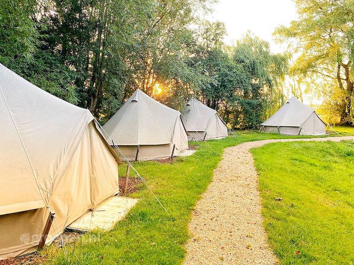 Glamping voor 24 personen, met Balkon/Terras en Terras in Zeeland