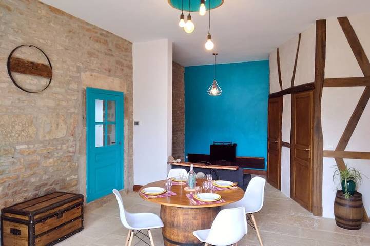 Gîte pour 4 personnes, avec terrasse ainsi que jacuzzi et jardin dans Éguilly