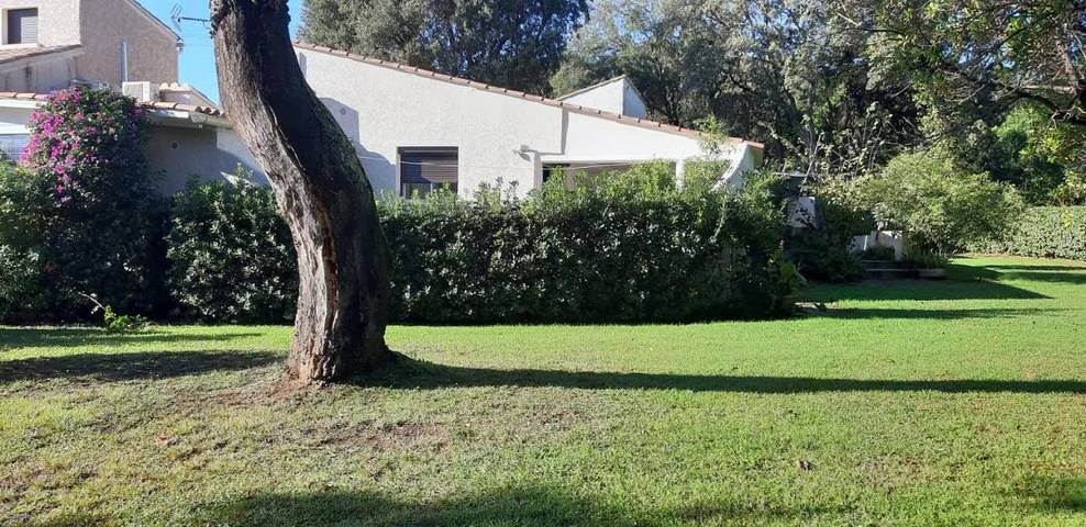 Appartement de vacances pour 4 personnes, avec jardin ainsi que terrasse et piscine