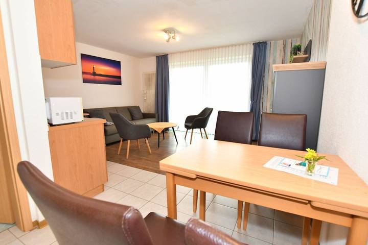 Ganze Wohnung, Erdgeschoss-Ferienwohnung mit Südterrasse für 4 Personen, Nahe Hauptbadestrand in Borkum