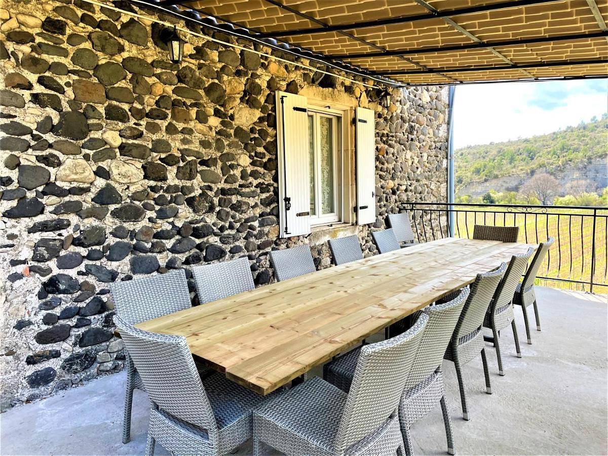 Gîte 12-14p, 5ch, 3sdb, piscine chauffée en saison, terrain de pétanque et jeux extérieurs extérieurs in Alba-la-Romaine, Privas (arrondissement)