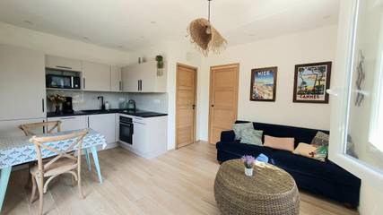 Gîte pour 2 personnes, avec jardin et vue à Pégomas