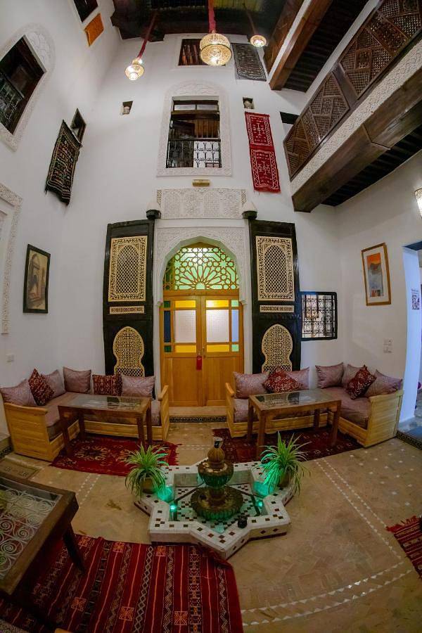 Riad pour 4 personnes, avec vue ainsi que sauna et terrasse