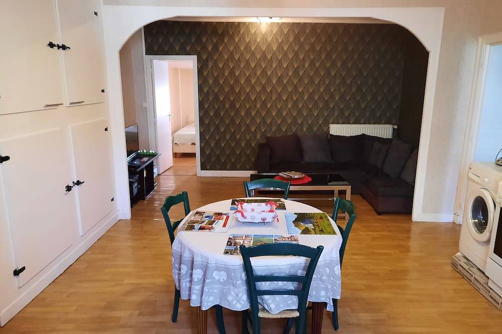 Gîte 50 m² , dans un petit bourg de vallée au bord de la rivière l'aspre. in Fontanges (homonymie), Parc naturel régional des Volcans d'Auvergne