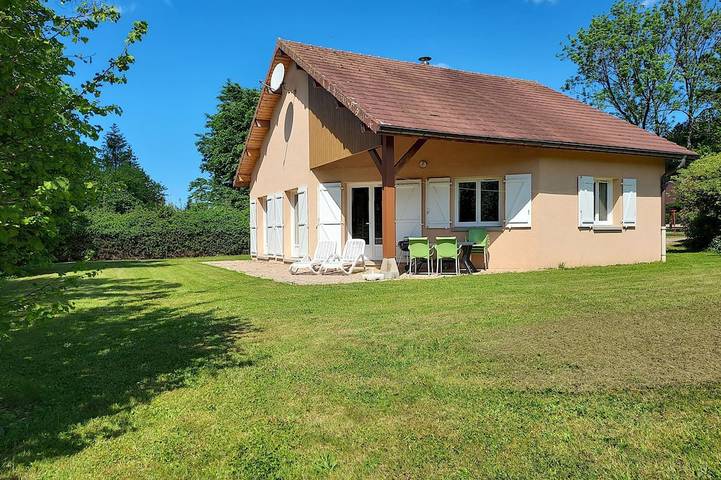 Maison de vacances pour 6 personnes, avec terrasse et jardin, animaux acceptés dans Lac de Chalain