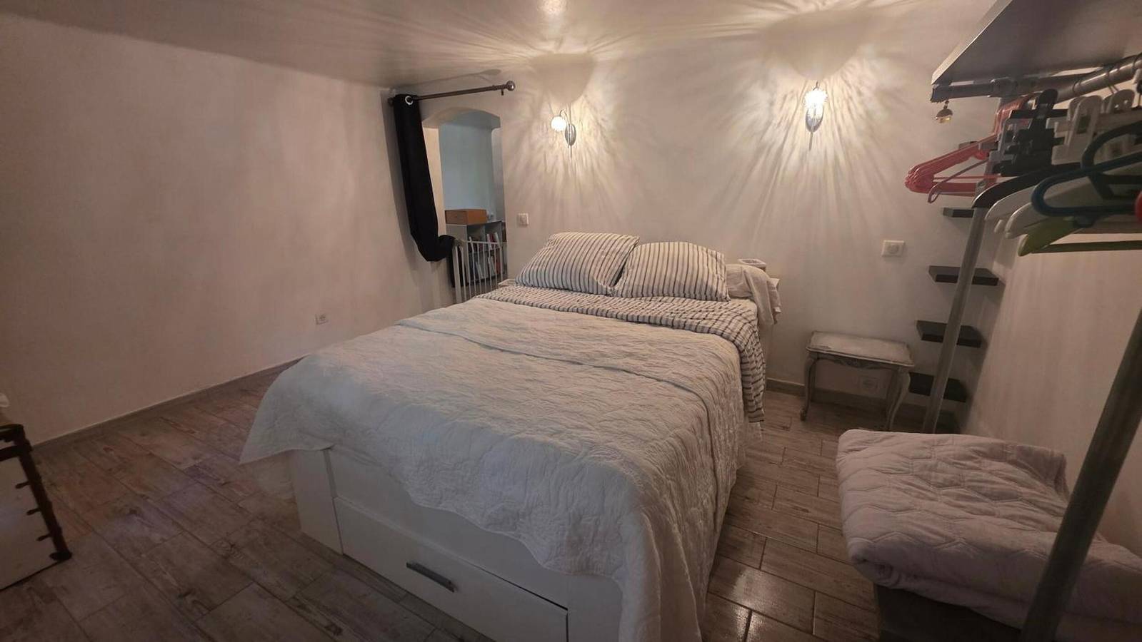 Gastenkamer 'Paradis Au Cœur De La Ville' met zwembad, wifi, airco en parking in Vence, Middellandse Zeekust (Frankrijk)