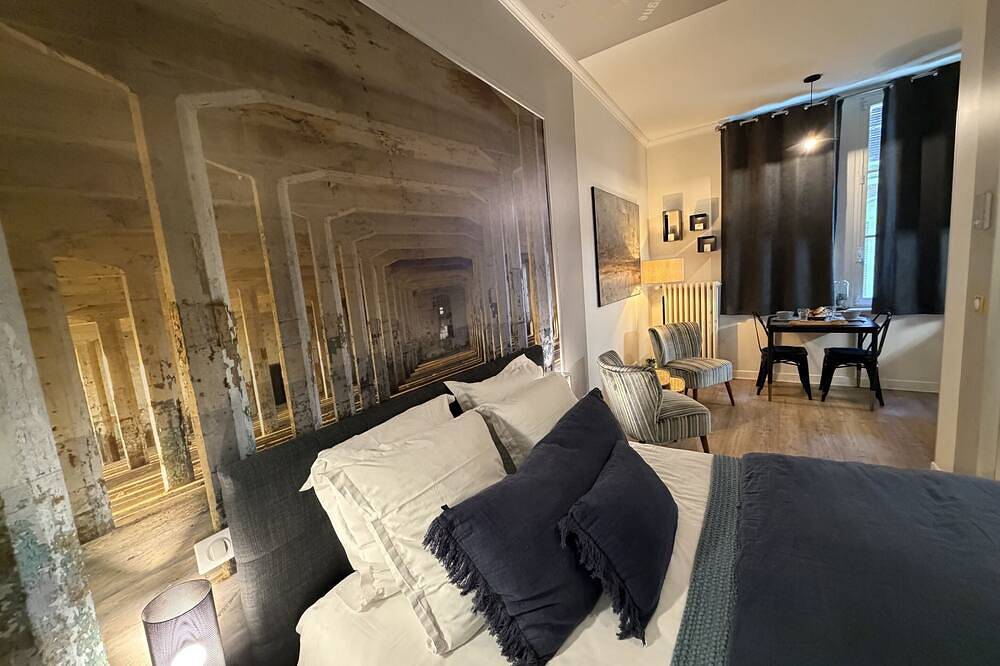 Geheel appartement, Vertigo 4/6 P-Apartment-Deluxe-Ensuite with Shower-Terrace in Épernay, Marne