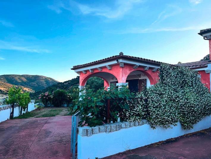 Villa per 6 persone, con panorama e giardino, con animali domestici a Porto San Paolo