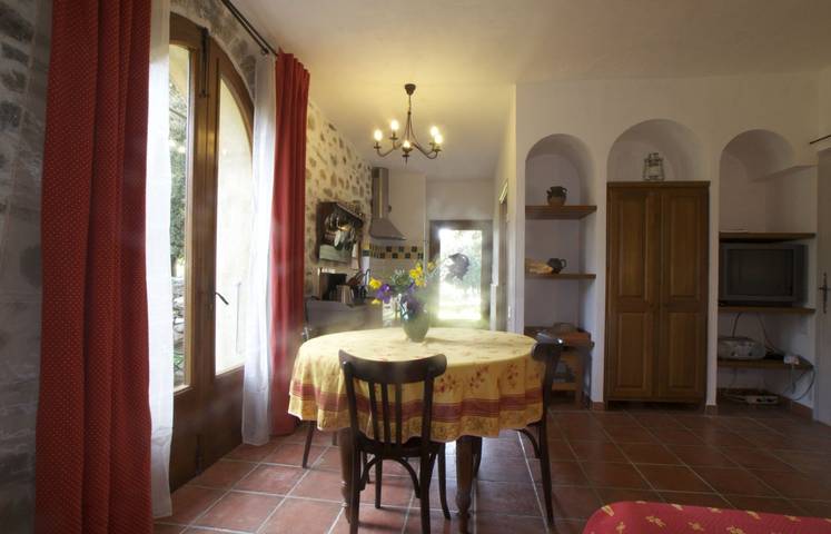 Gîte pour 56 personnes, avec vue sur le lac ainsi que jardin et terrasse, animaux acceptés dans Haute-Corse - 2