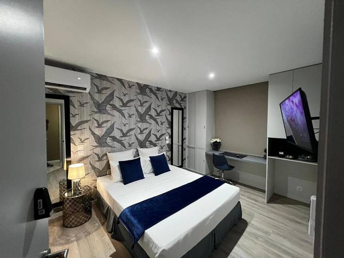 Chambre d’hôte pour 2 personnes, avec balcon et piscine