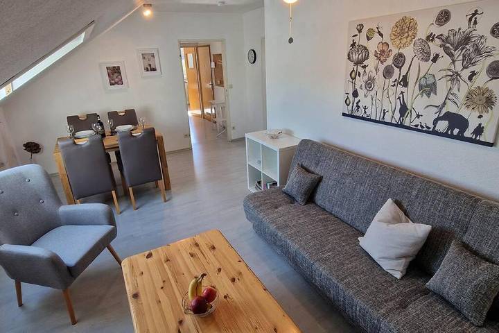 Ferienwohnung für 4 Personen, mit Balkon und Terrasse sowie Ausblick in Rüsselsheim