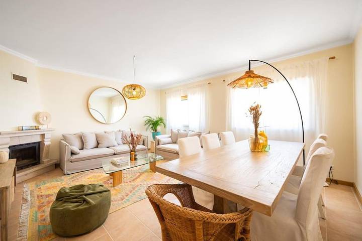 Chalet para 9 personas, con jacuzzi además de piscina y jardín en Nazaré
