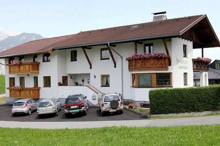 Ferienwohnung für 5 Personen, mit Garten und Balkon sowie Sauna in Oberperfuss