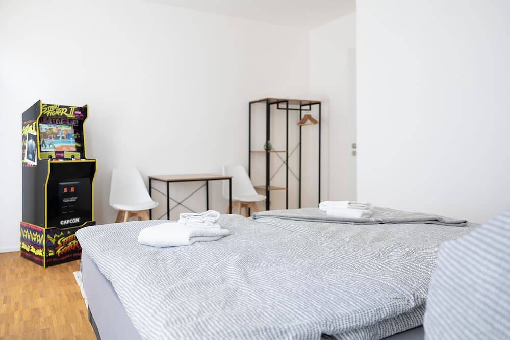 Entire apartment, ★ Ko-Living - Gaming Suite | In the center | Up to 6 people | Arcade ★ in Halle (Saale), Saale-Unstrut