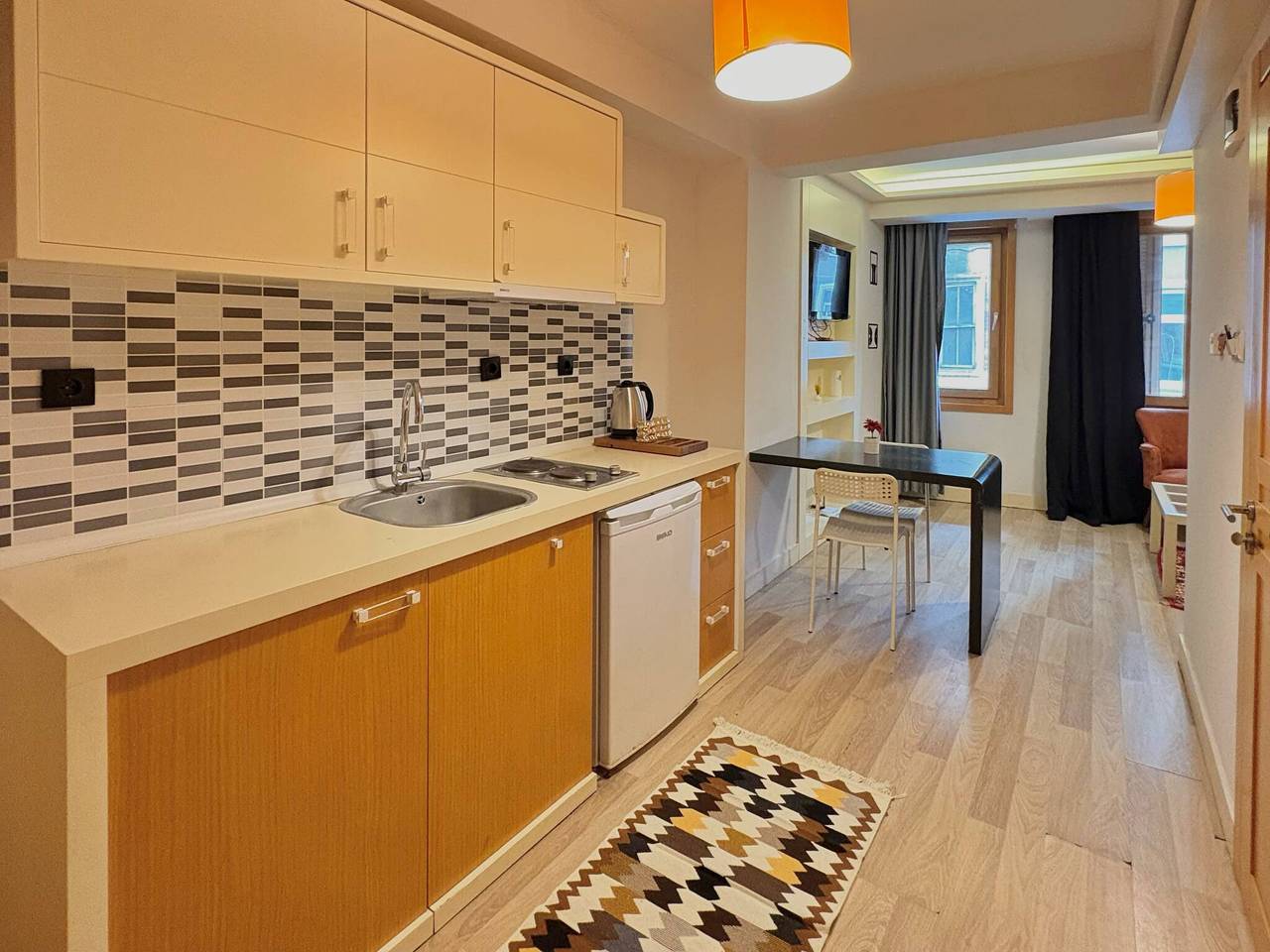 Geheel appartement, Taksim Square—1Br Suite 01 in Beyoğlu, Şehit Muhtar Mahallesi