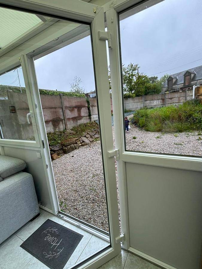 Appartement entier, One-Bedroom Apartment in Picauville, Côte de la Déroute