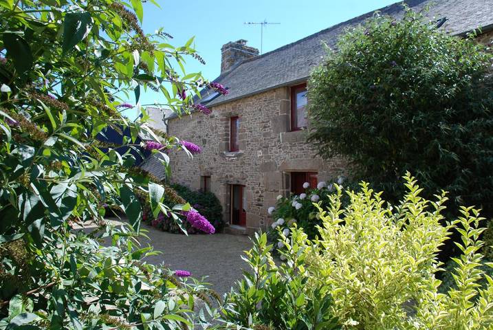 Gîte pour 8 personnes, avec Jardin à Trans-la-Forêt
