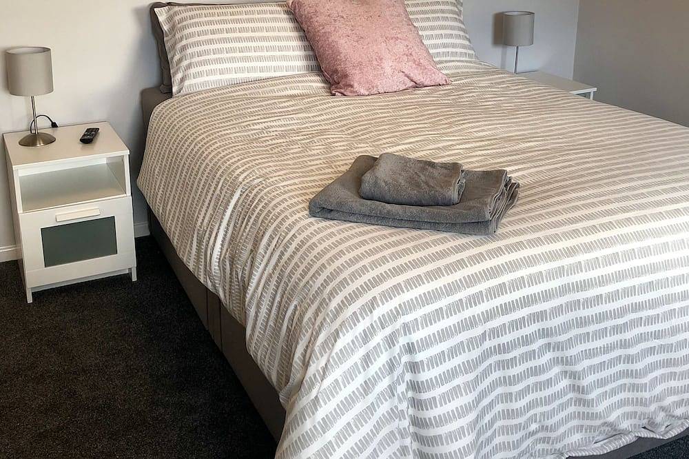 Apartamento entero, Apartamento de 2 dormitorios en la planta superior, centro de la ciudad, estacionamiento para 1 auto in Stratford upon Avon, Warwickshire