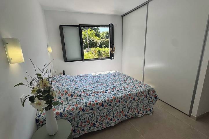 Location de vacances pour 8 personnes à Saint-Julien-du-Serre - 2