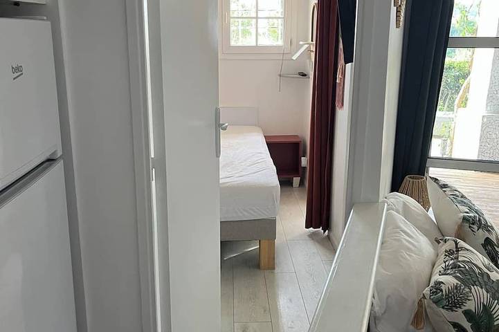 Gîte pour 4 personnes, avec jacuzzi ainsi que piscine et jardin, animaux acceptés dans Golf De Cap Esterel - 4