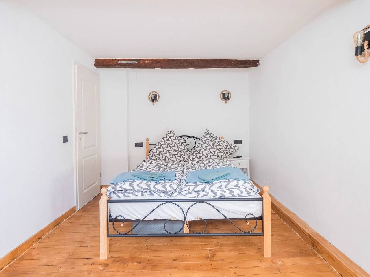 Inviting holiday home in Sankt Goarshausen with bar in Sankt Goarshausen, Mittelrhein