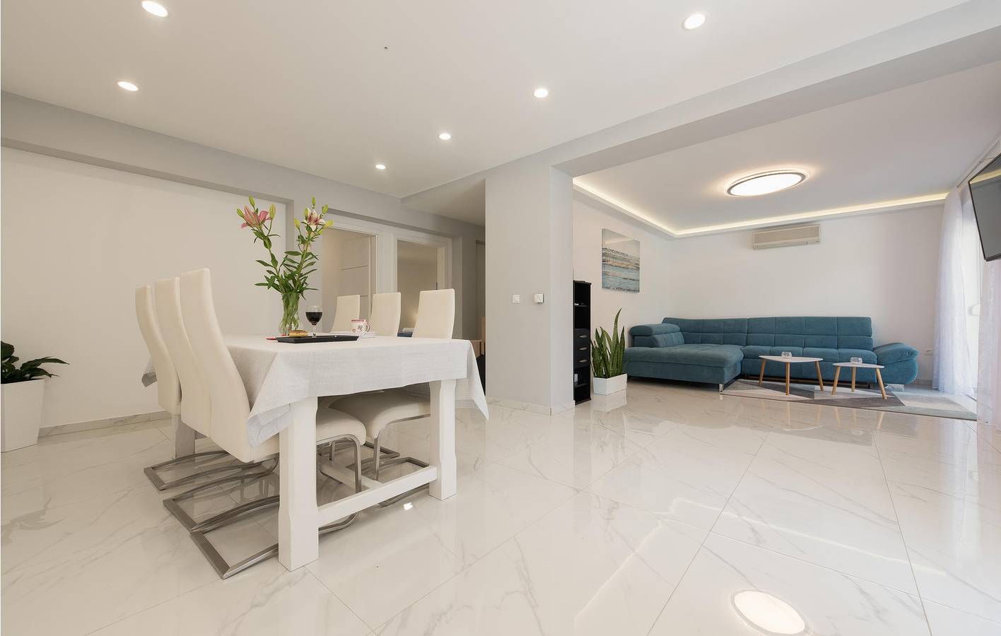 Ganze Ferienwohnung, Ferienwohnung für 6 Personen mit Pool in Poličnik, Zadar