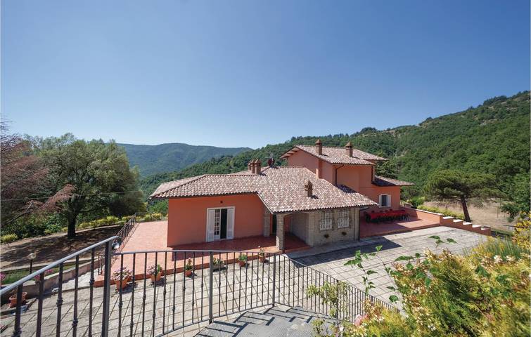 Appartamento con piscina e giardino con parcheggio e internet in Cortona, Provincia di Arezzo