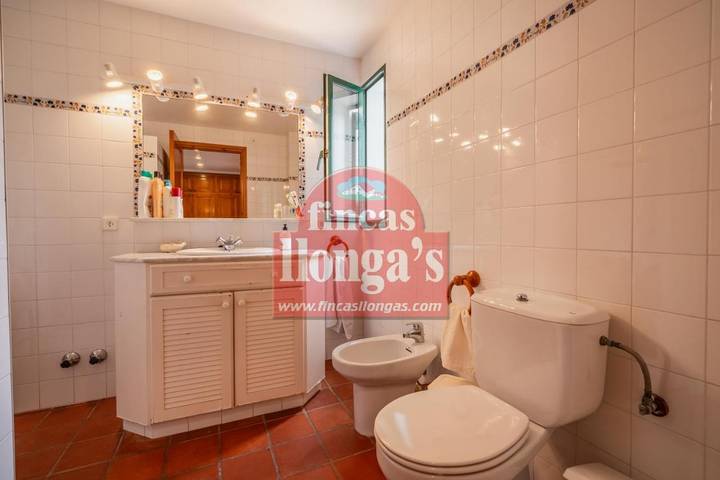 Location de vacances pour 13 personnes, avec sauna ainsi que jardin et vue, adapté aux familles dans Son Xoriguer - 3