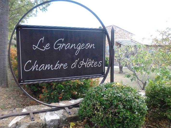 Location de vacances pour 2 personnes, avec jardin ainsi que piscine et vue à Cruis - 4