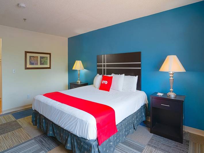Entire apartment, King Bed | Non smoking in Minnesota