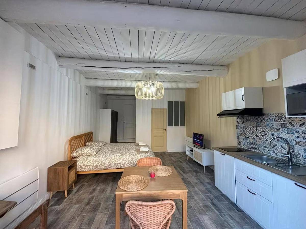 Appartement entier, Studio centre de Charleval in Charleval, Région d'Aix-en-Provence