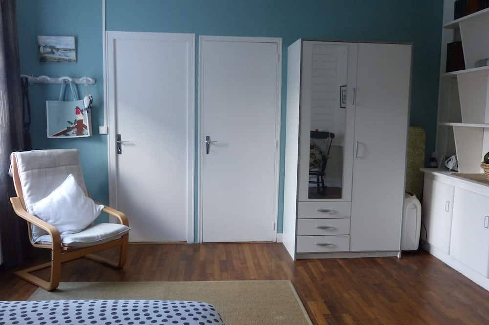 Small classified house *** Ot29, near the port of Kérity. in Penmarc'h, Côte de Cornouaille