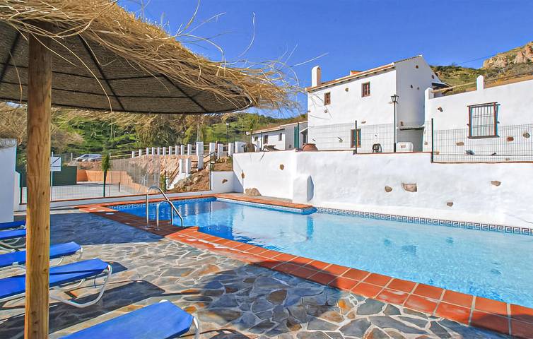 Encantador apartamento de 150 m² con piscina cerca de Río de Companillas in Campanillas, Almogía